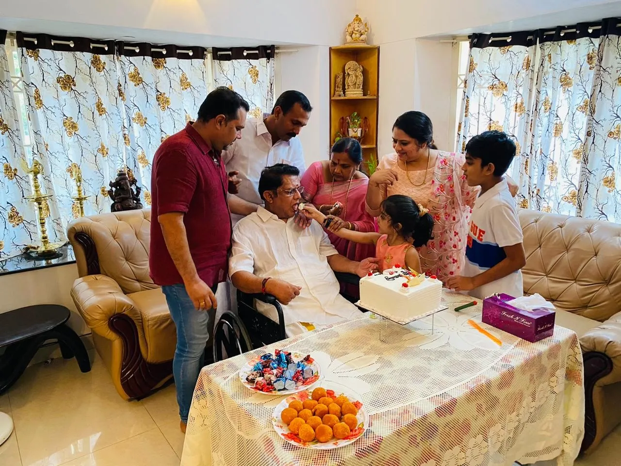 Jagathy Sreekumar, ജഗതി ശ്രീകുമാർ, Jagathy sreekumar birthday, ജഗതിക്ക് പിറന്നാൾ, sreelakshmi sreekumar, സിനിമ, Entertainment, സിനിമാ വാര്‍ത്ത, ഫിലിം ന്യൂസ്, Film News, കേരള ന്യൂസ്, കേരള വാര്‍ത്ത, Kerala News, മലയാളം ന്യൂസ്, മലയാളം വാര്‍ത്ത, Malayalam News, Breaking News, പ്രധാന വാര്‍ത്തകള്‍, ഐ ഇ മലയാളം, iemalayalam, indian express malayalam, ഇന്ത്യന്‍ എക്സ്പ്രസ്സ്‌ മലയാളം