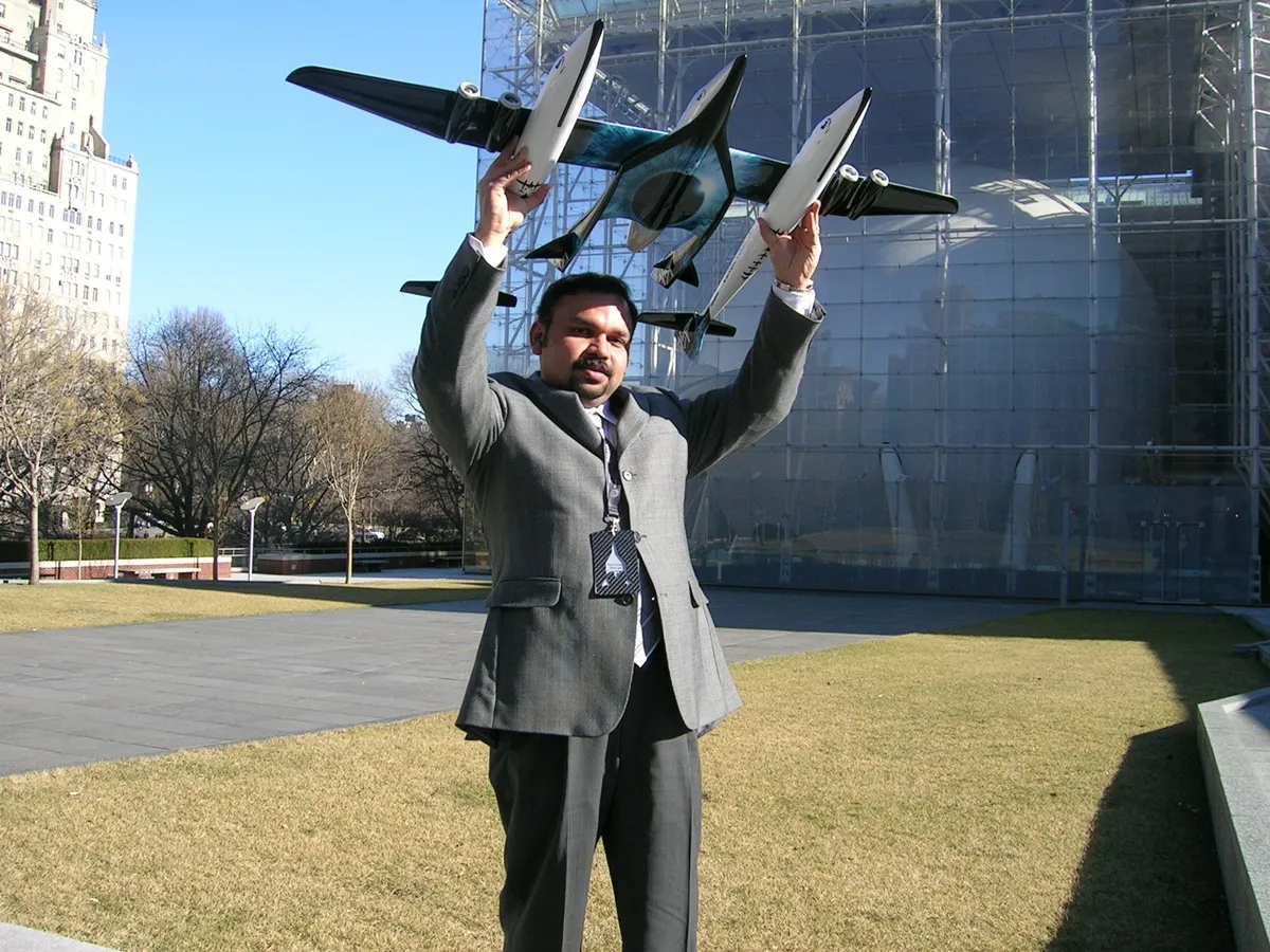 Santhosh George Kulangara, Santhosh George Kulangara space tour, Santhosh George Kulangara first indian space tourist, Santhosh George Kulangara Virgin Galactic, Santhosh George Kulangara Sancharam travel videos, Santhosh George Kulangara Labour India, Santhosh George Kulangara world traveller, Santhosh George Kulangara space tour trainig phots, Santhosh George Kulangara travel videos, Santhosh George Kulangara Safari TV, indian express malayalam, ie malayalam