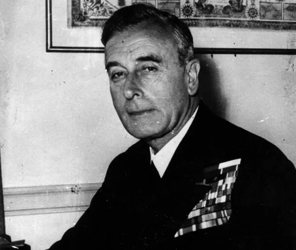 New Naval Ensign, India military flags, India military badges