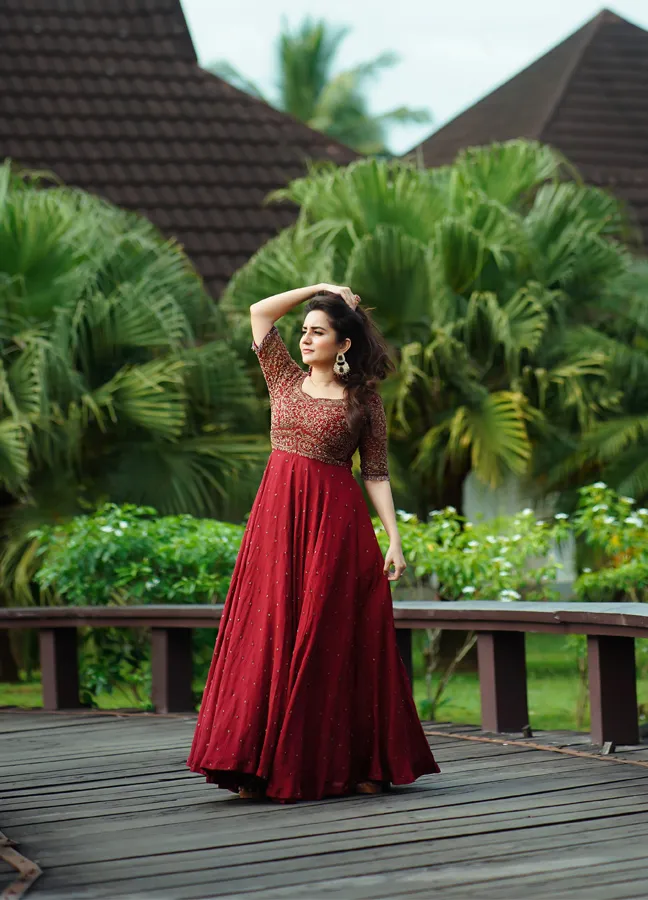 bhama, actress, ie malayalam
