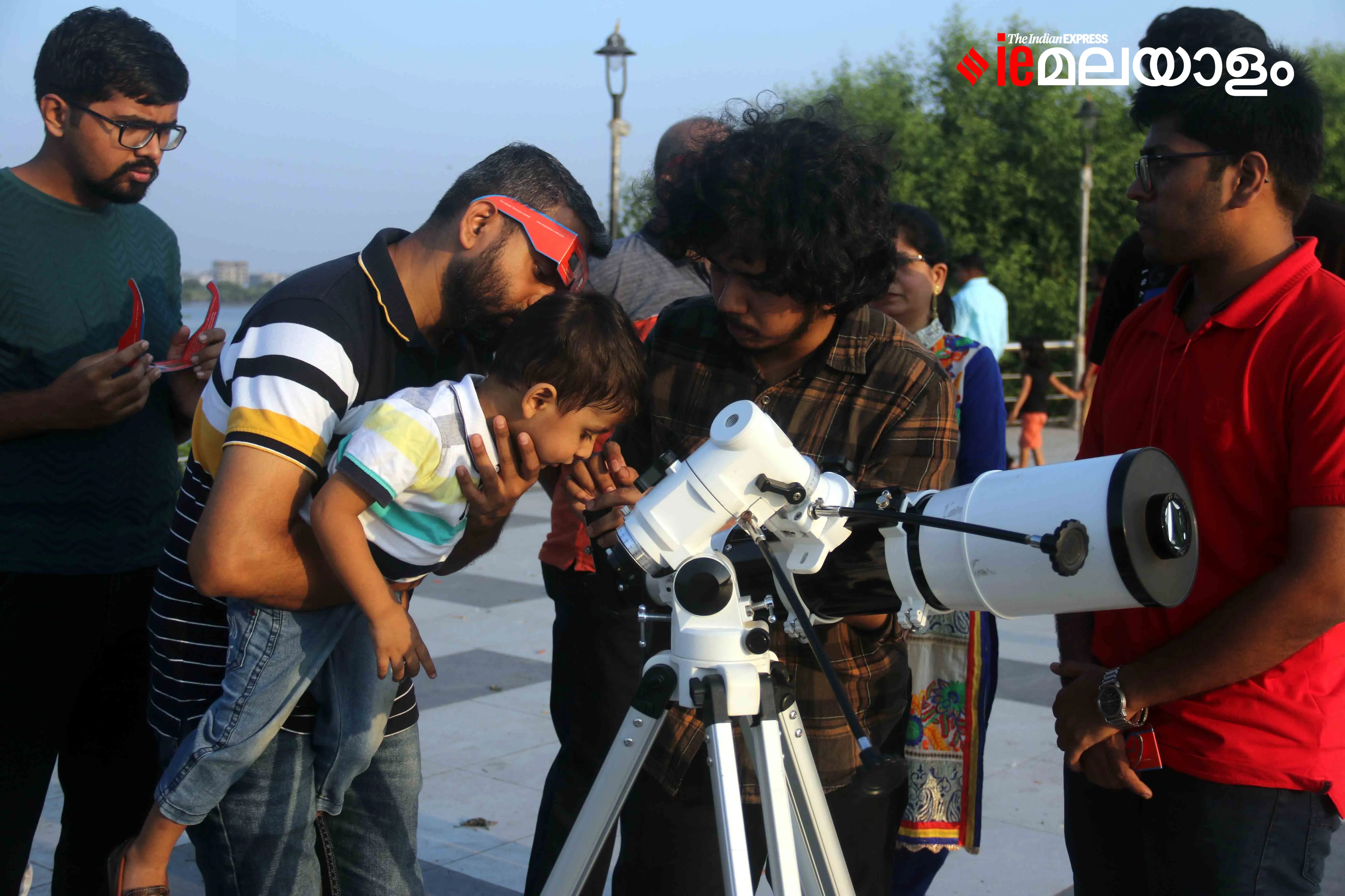 Solar Eclipse, Solar Eclipse 2022 October 25, Solar Eclipse Photos, Solar Eclipse images, Solar Eclipse pictures