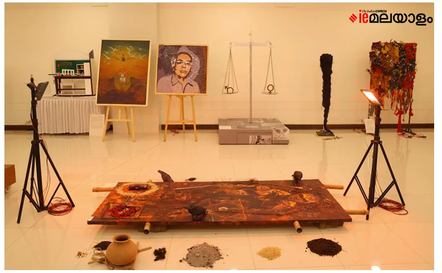 Dr Narendra Dabholkar, art exhibition, Naseeruddin Shah, Narendra Dabholkar art exhibition photos