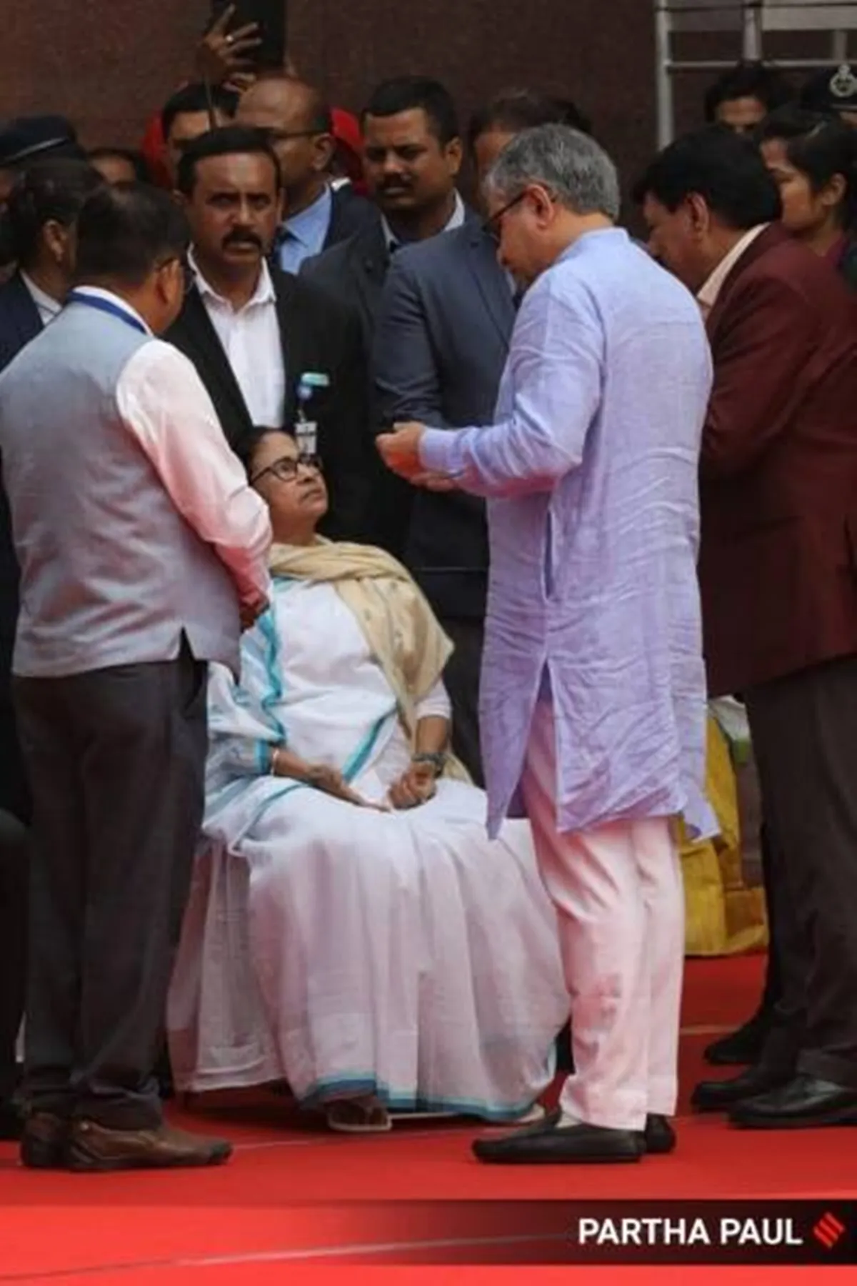 Mamata Banerjee, vande bharat express, Jai Shri ram chanting vande bharat express, Mamata Banerjee at Vande Bharat express inauguration