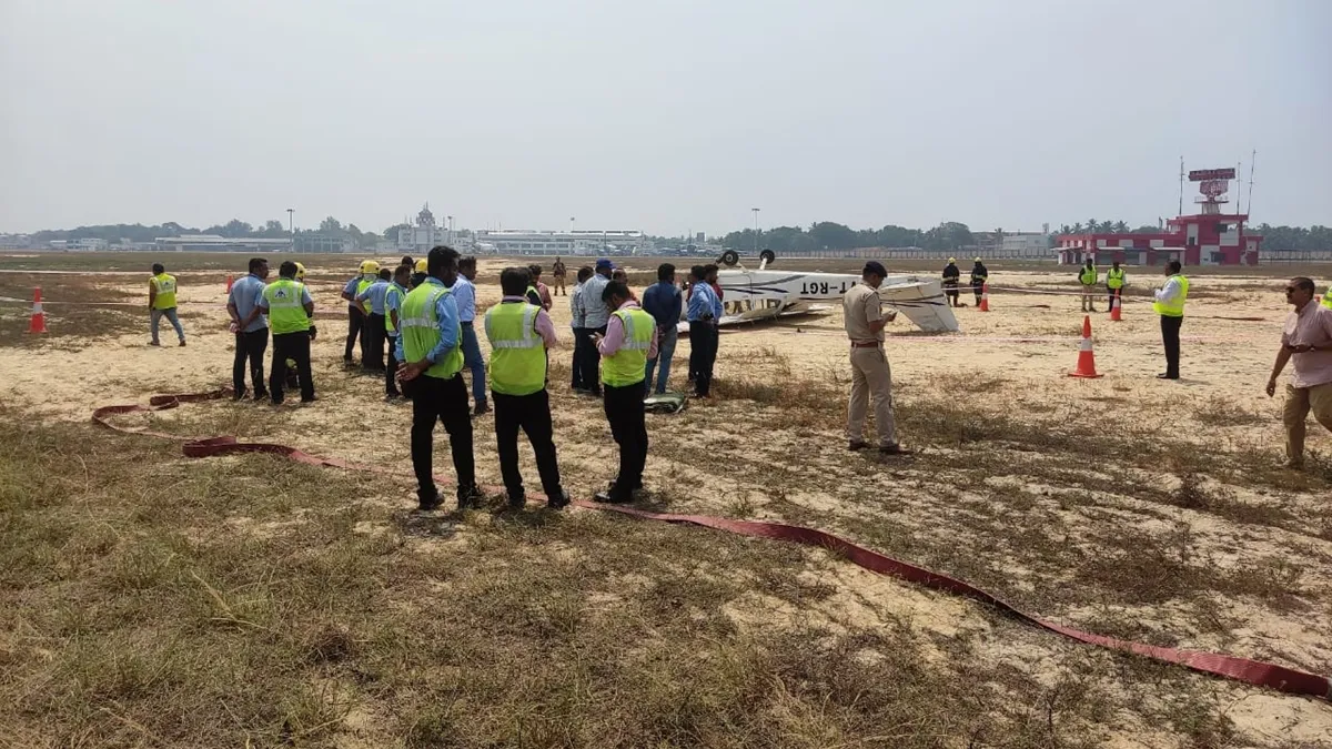 aircraft crash lands, aircraft crash lands Thiruvananthapuram, Training aircraft crash lands Thiruvananthapuram, Thiruvananthapuram airport