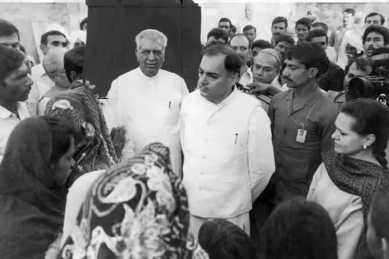 Sonia Gandhi|Rahul Gandhi|amethi