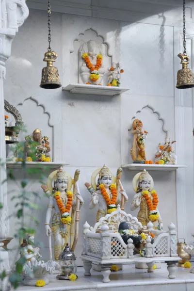 അമിതാഭ് ബച്ചൻ, ക്ഷേത്രം, അയോധ്യ