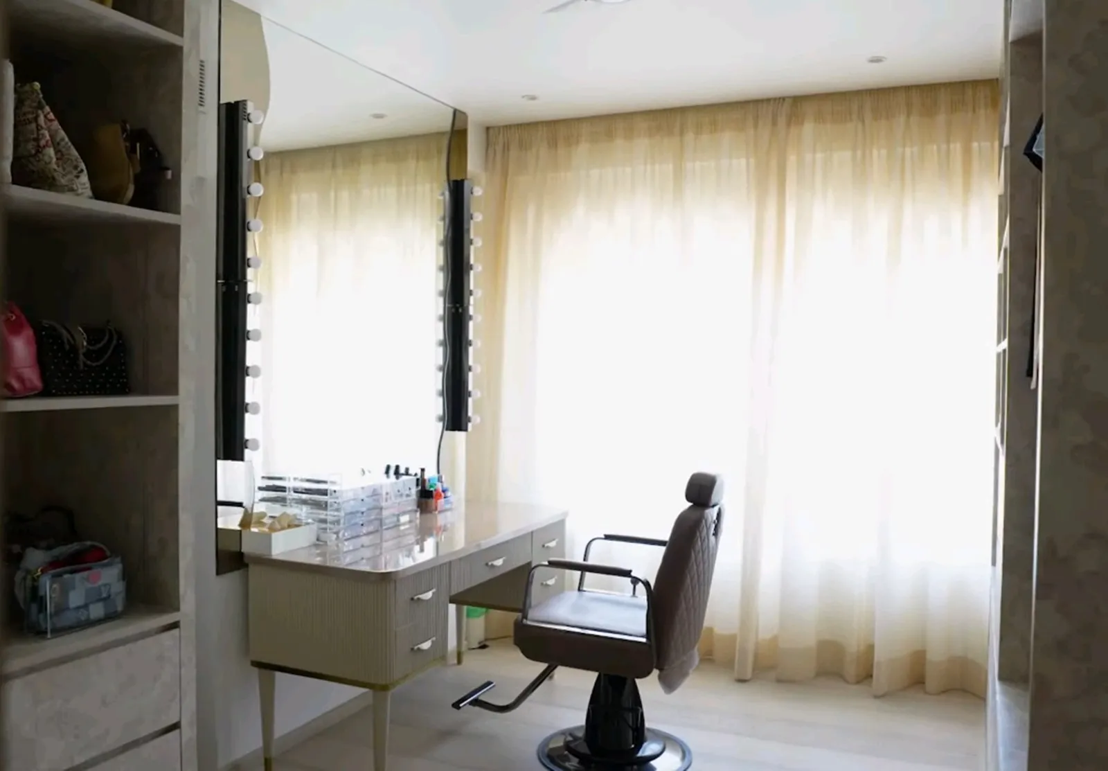 ananya panday house