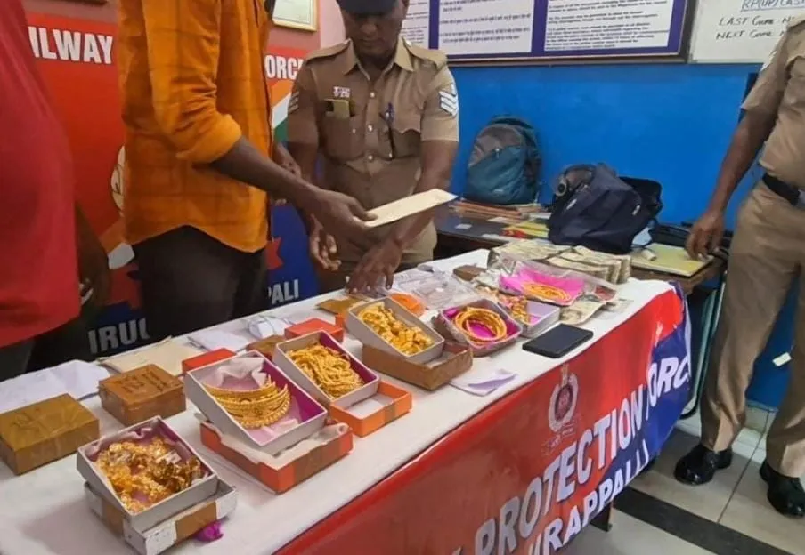 2 kg gold seized at Trichy railway station