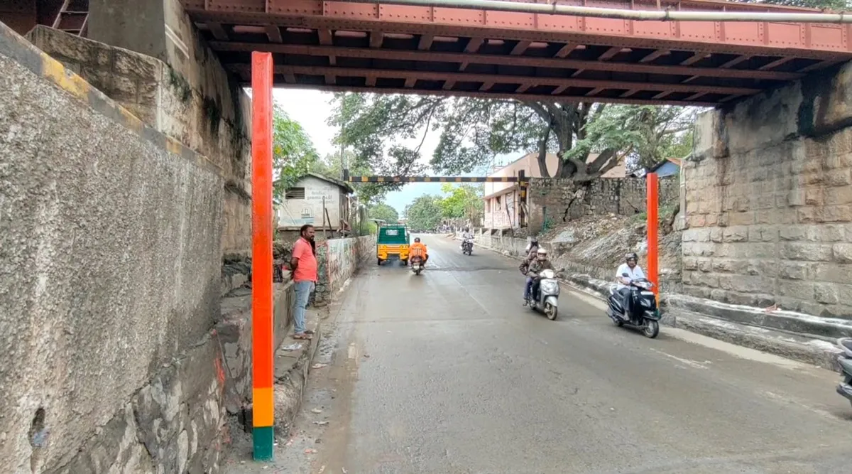 three coloured poles