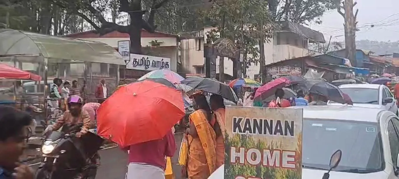 3 valparai tourists