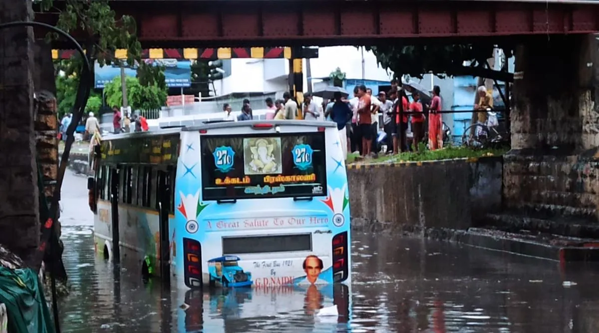 bus in flood 1