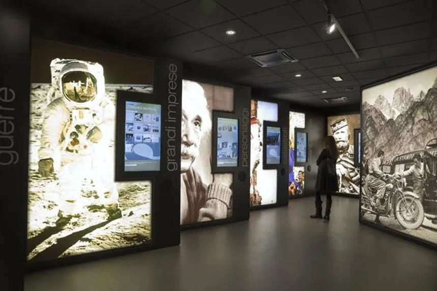 Digital Museums 