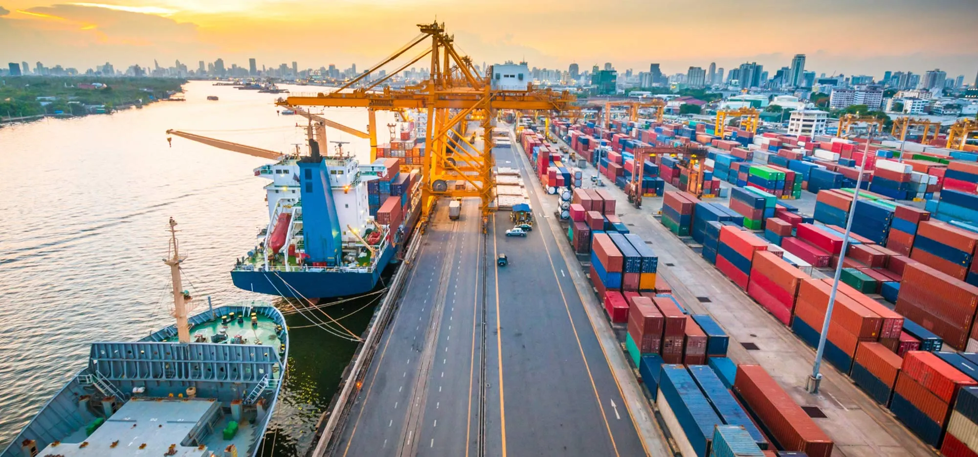 Big data analytics, Artificial Intelligence, Blockchain, IoT, Supply chain, Logistics