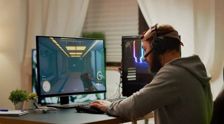  First person shooter games