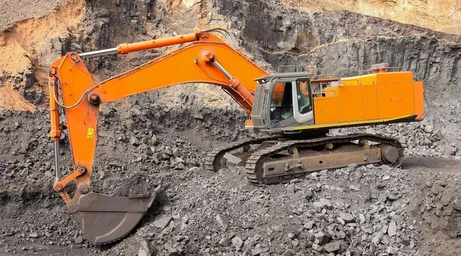 The-Many-Uses-of-Excavators-in-Construction-Projects
