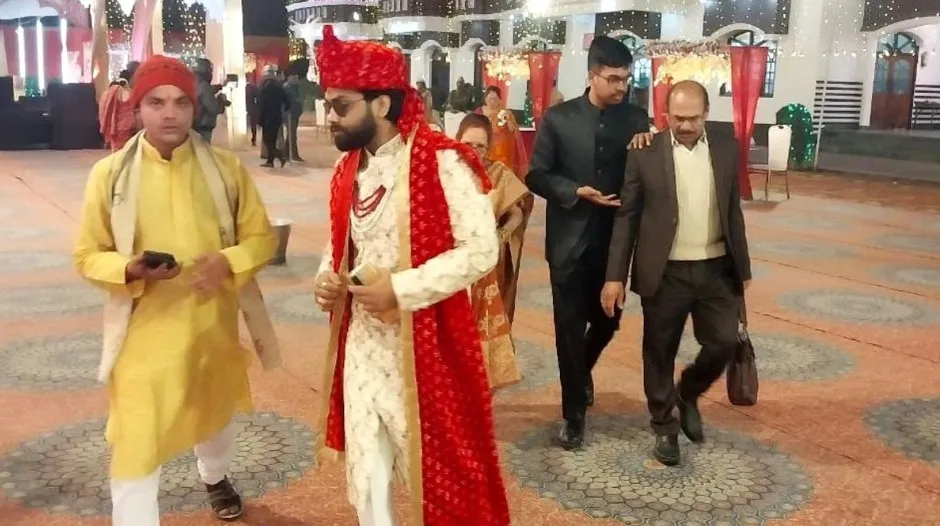 groom 1