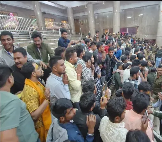 crowd