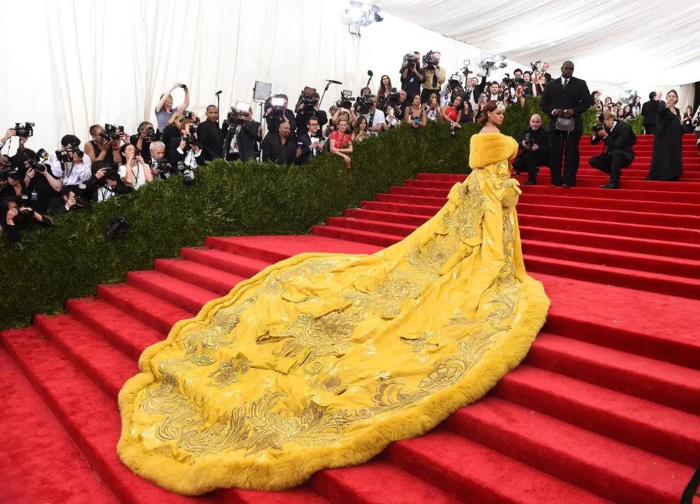 Lal carpet