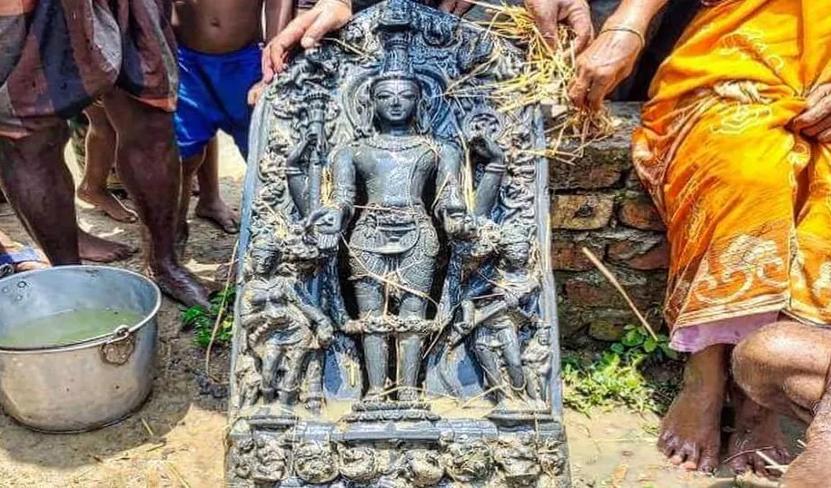 Statue