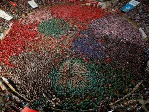 castellers-castell-vilafranca-tarragona-called-biannual-competition_2e867020-8a16-11e6-b25a-dc2df696e7dd
