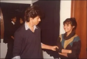 shahrukhkhanwithgauriduringcollegedays-7