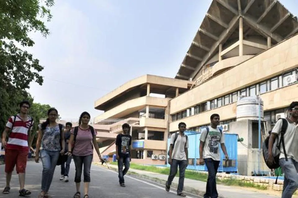 Admissions to engineering colleges through IIT-JEE, including NITs, halted by SC