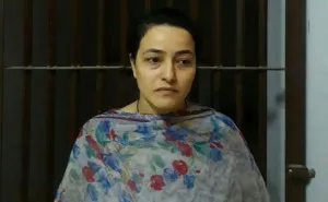 honeypreet-after-arrest-650_650x400_51507051202