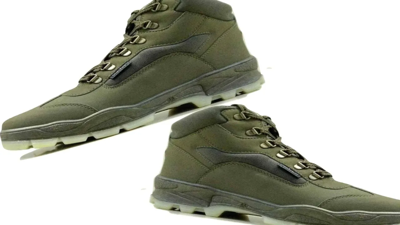 trekking shoes waterproof