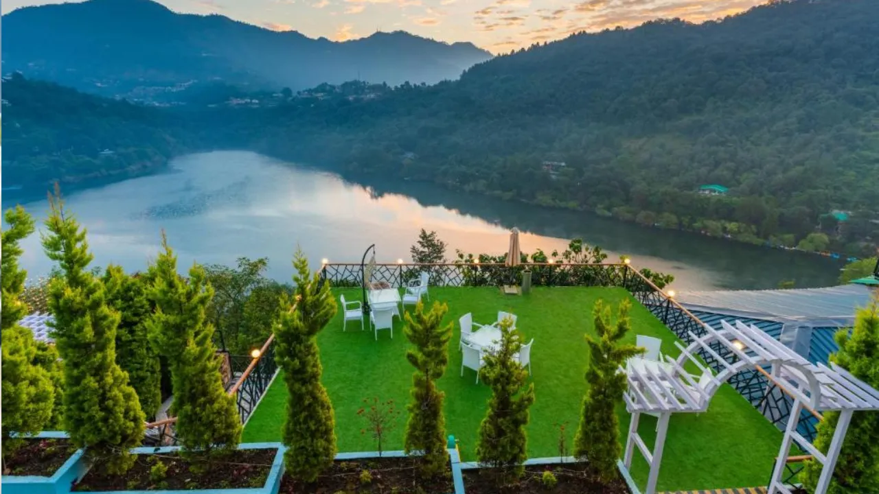 Hotels in Naukuchiatal