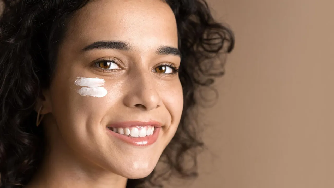 Dry Skin Must-Haves in Colder Weather