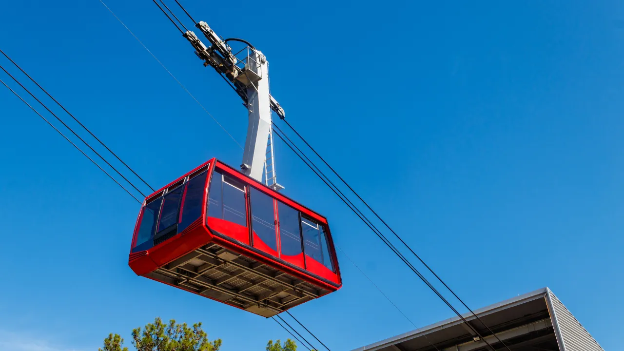 Cable car in Mumbai 