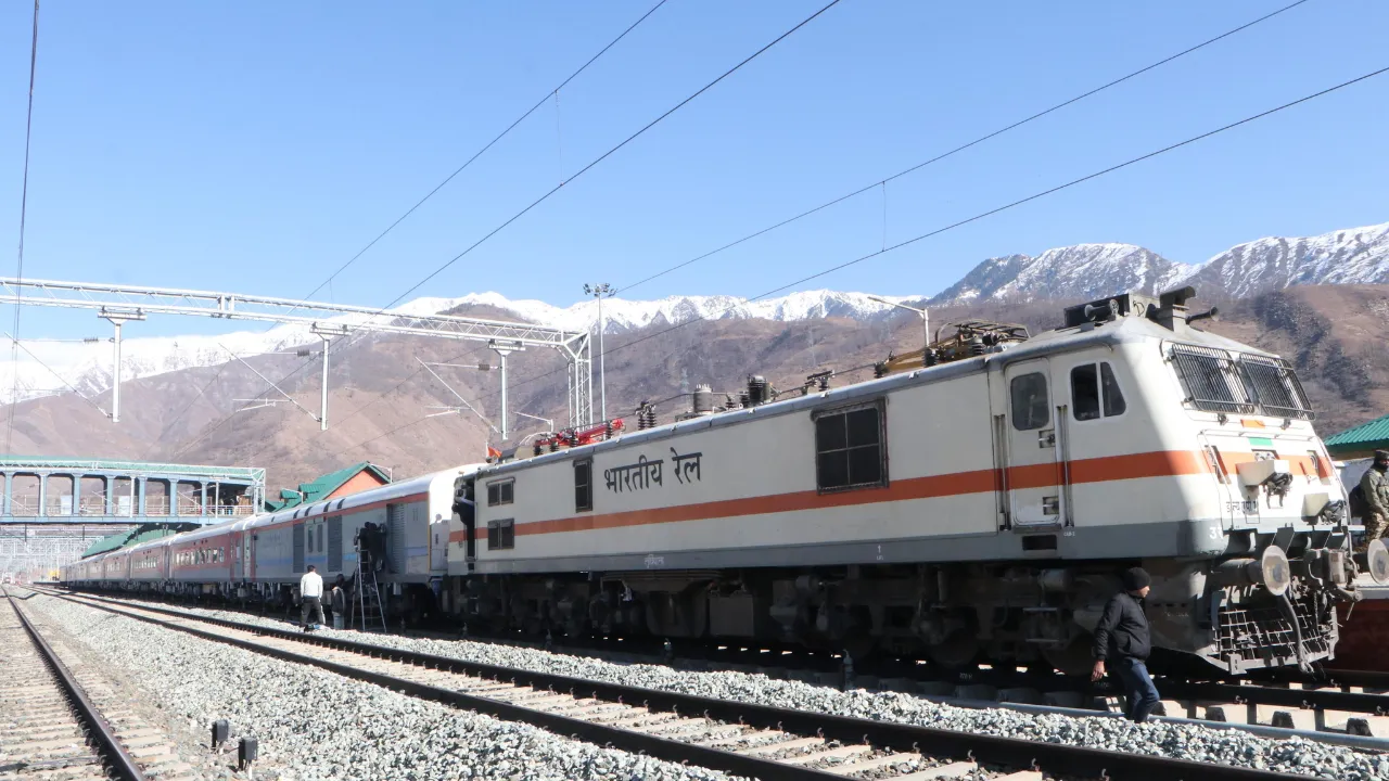  Katra-Srinagar train