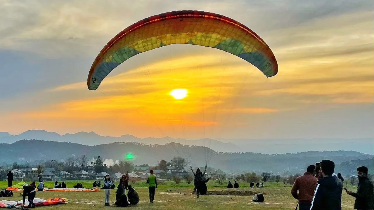 Paragliding in Himachal Pradesh