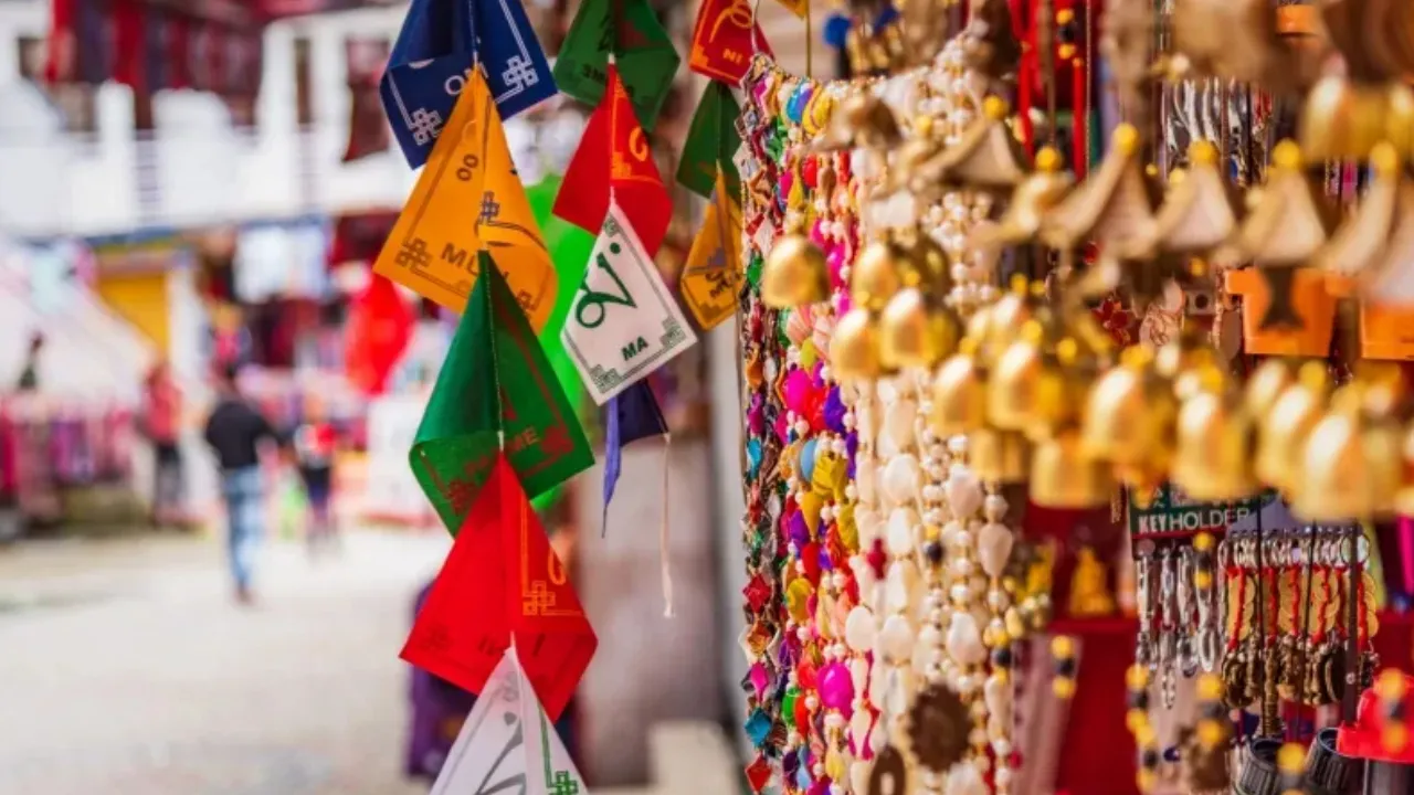 Bir market to buy  gifts