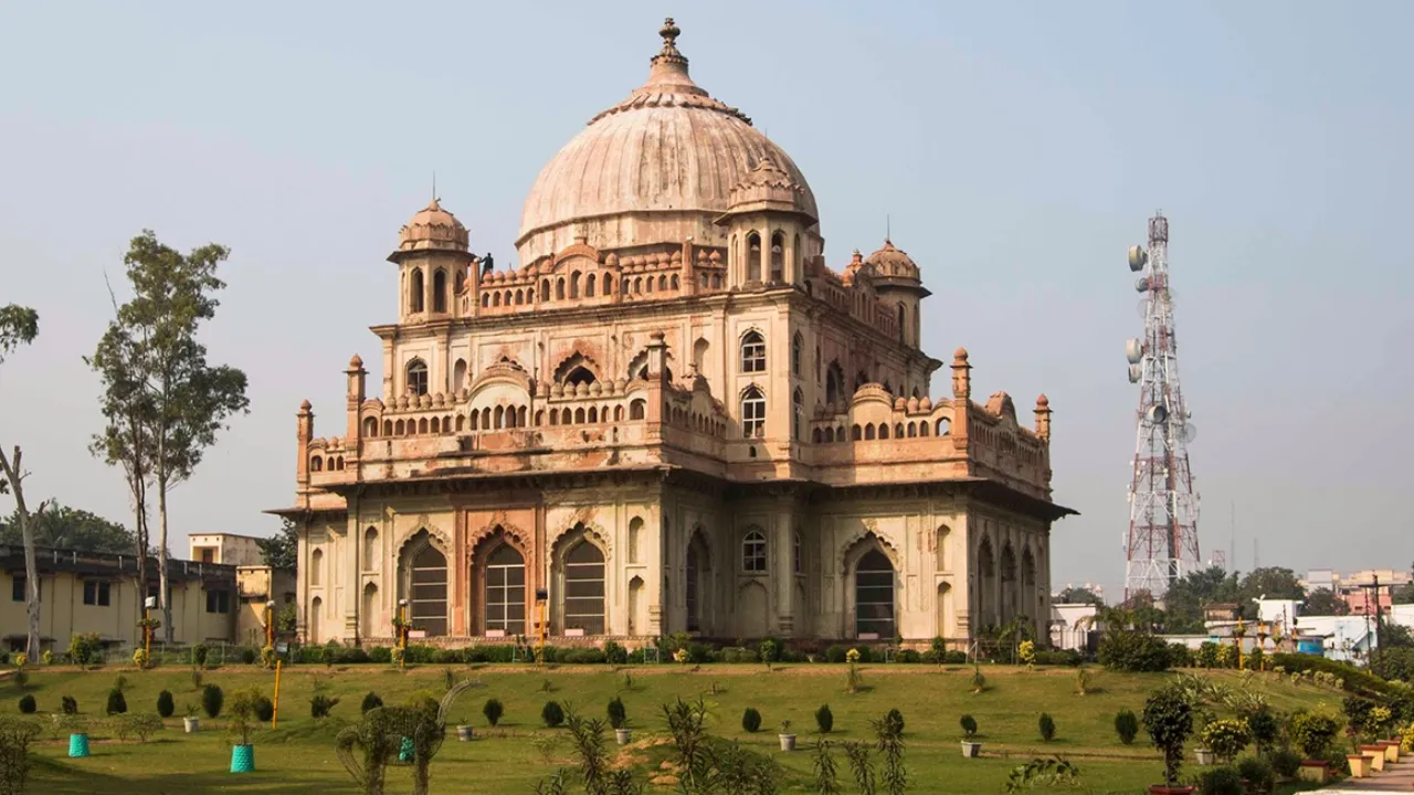 Best historical places in Lucknow