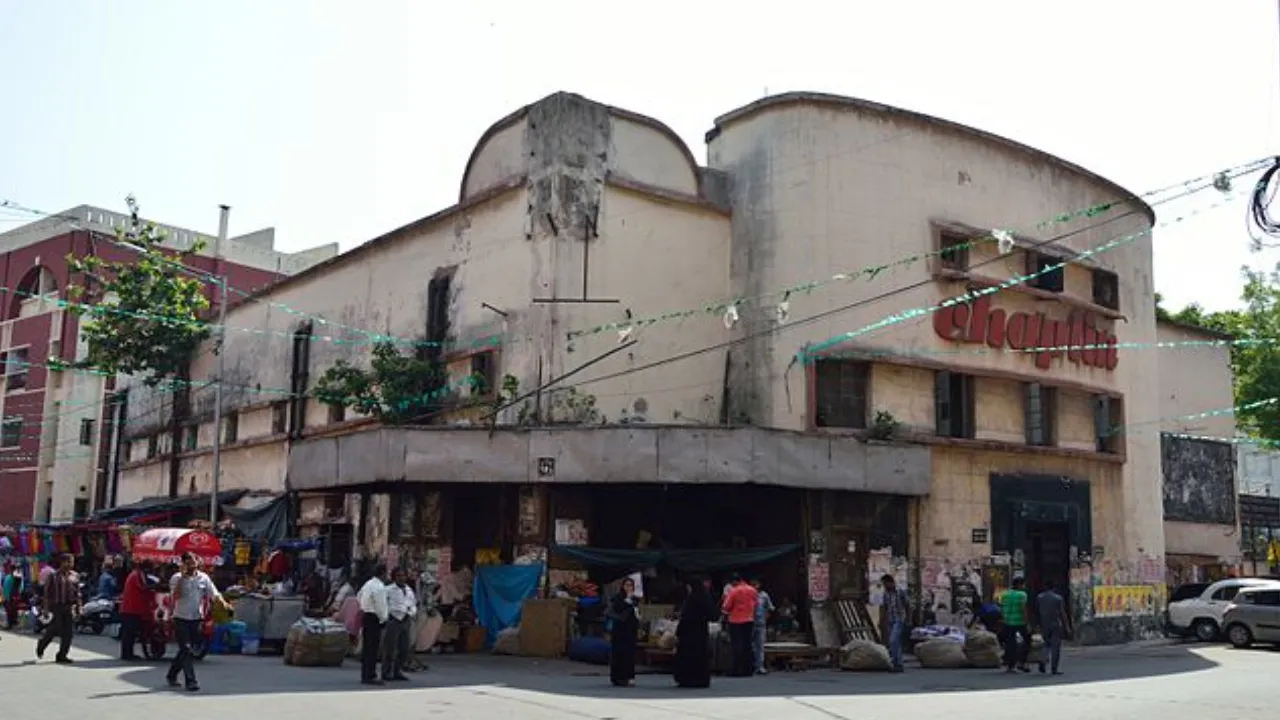 current situation of Chapline cinema hall in Kolkata