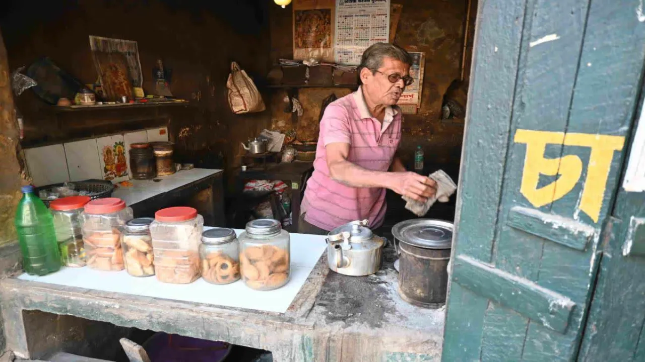 teas shop in west bengal without owner