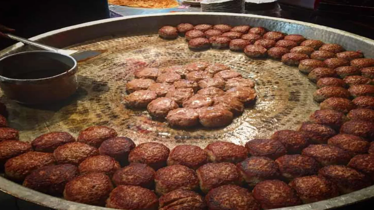 famous street food  Lucknow
