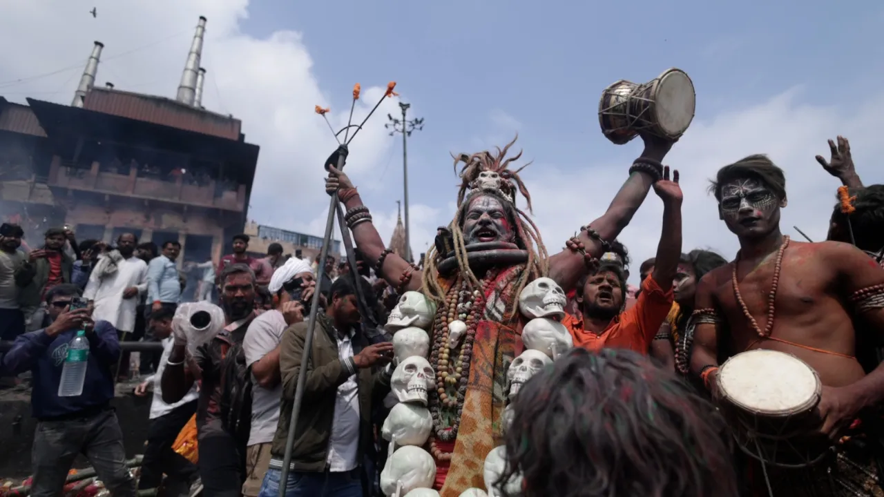 bhasma holi in varanasi 