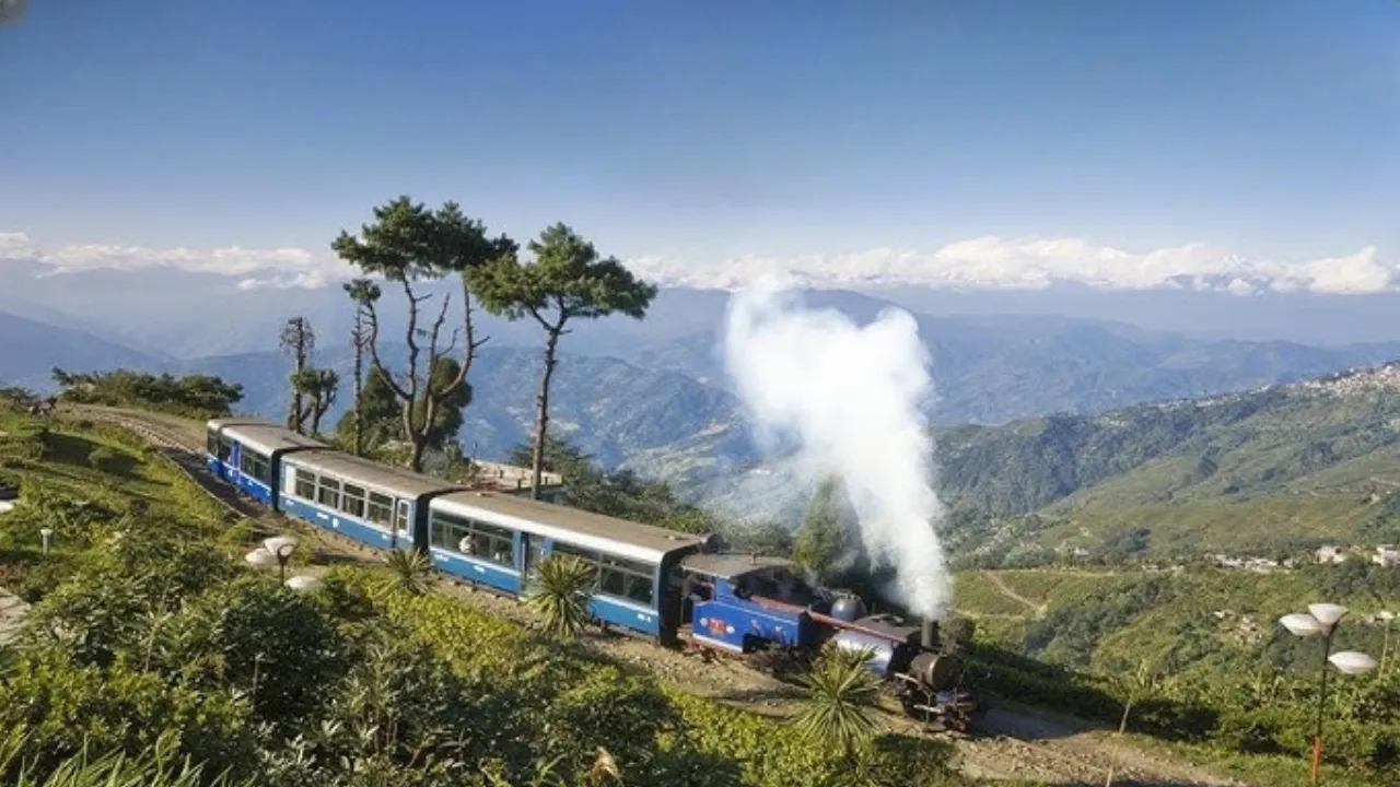 best hill station in India for family holiday, darjeeling toy train ticket price