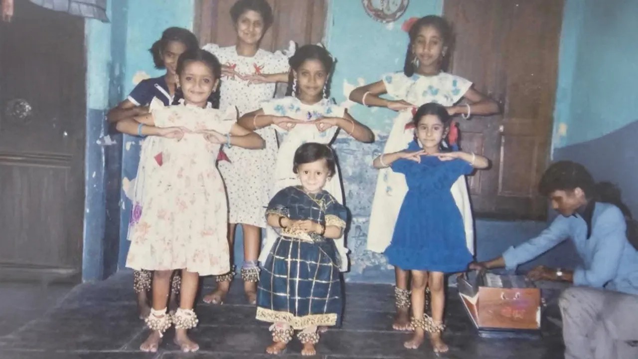 Tina Tambe Childhood