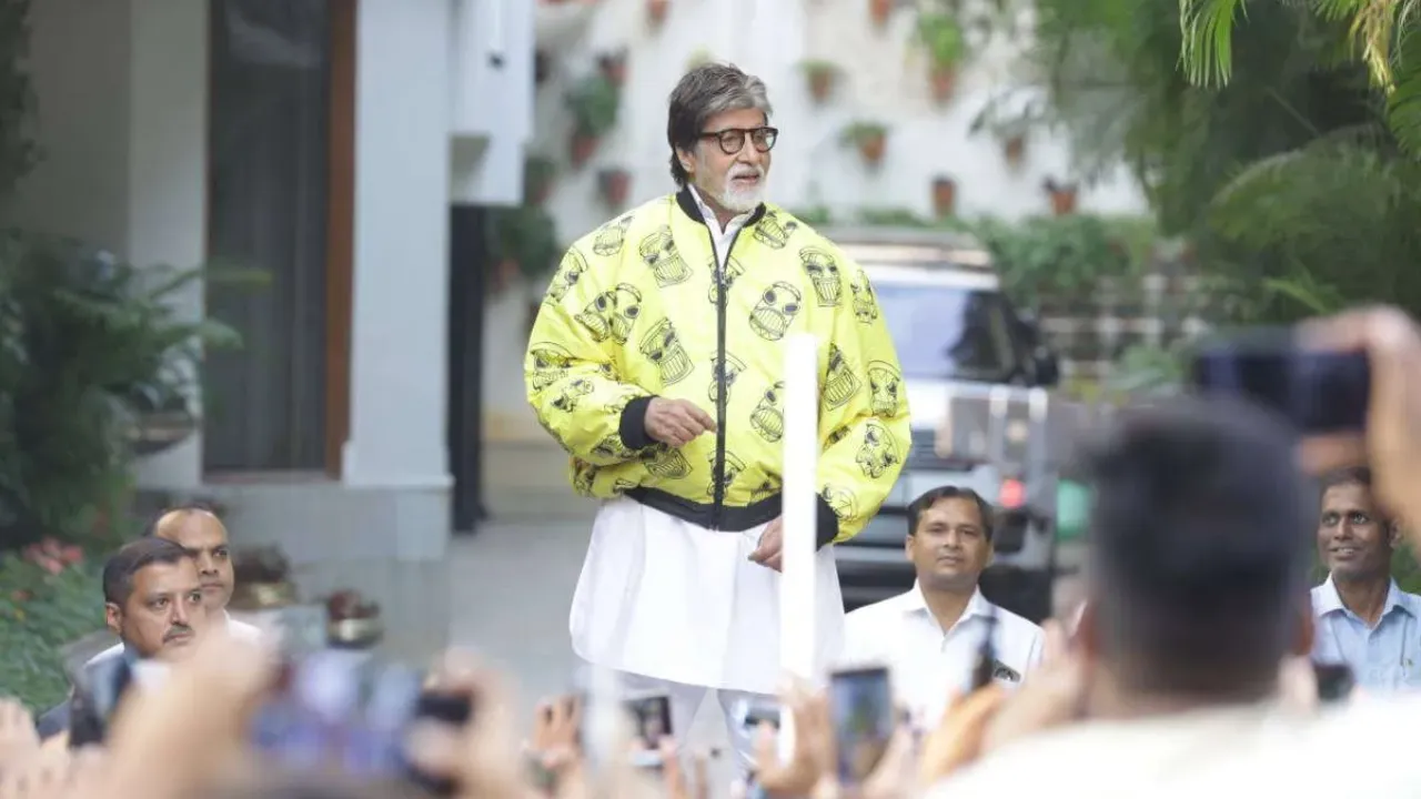 Amitabh Bachchan Yellow jacket 