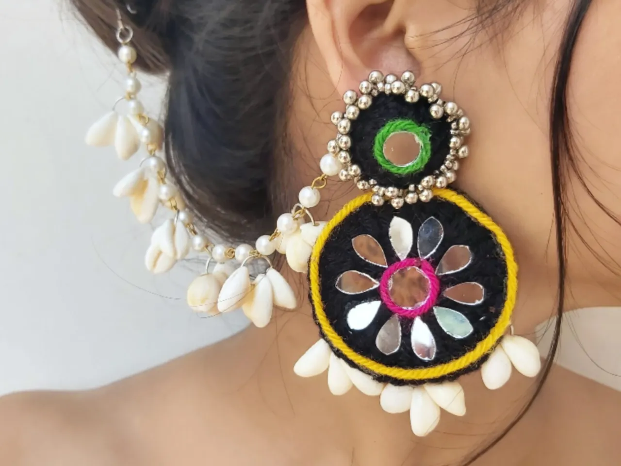 Jhumka with Sahara