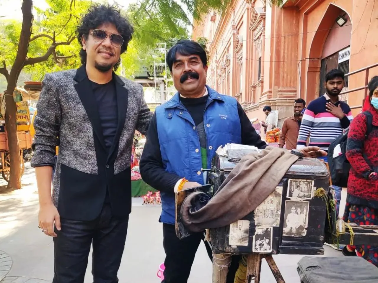 vintage camera in hawa mahal