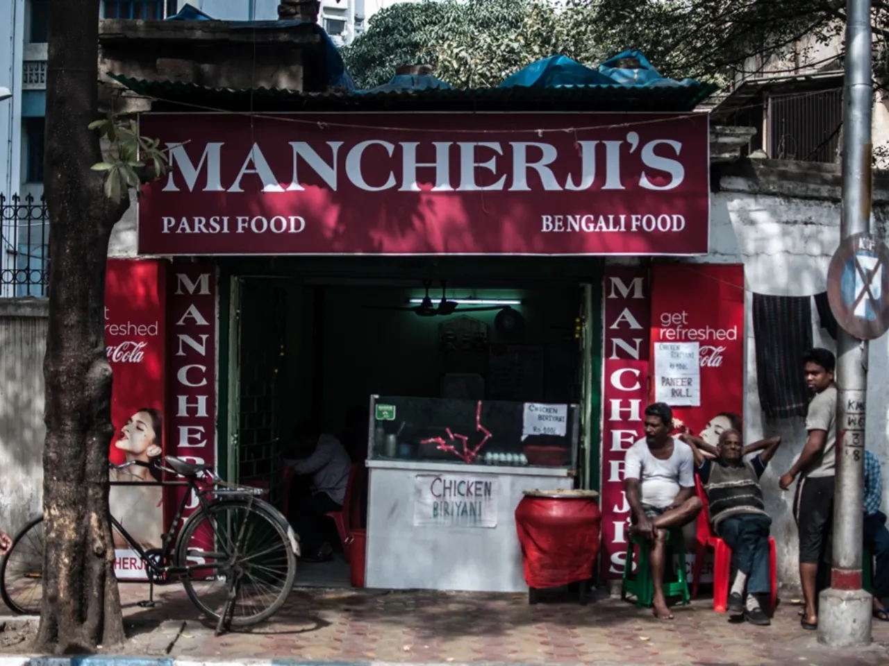 Dorabjee & Sons to Cafe Farohar: Famous Parsi Restaurants in India!