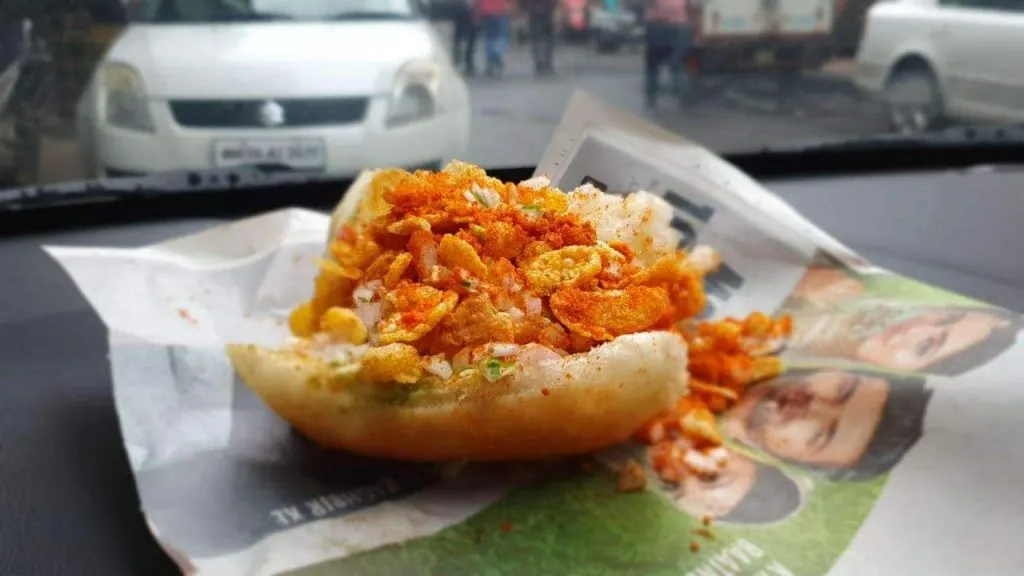 top 10 vada pav places in Mumbai