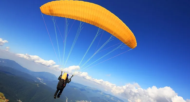 paragliding in India