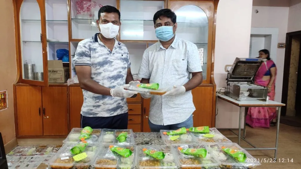 meals to COVID-19 patients