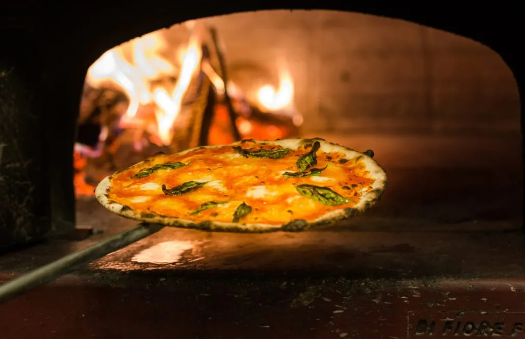 wood-fired pizza delivery in Mumbai