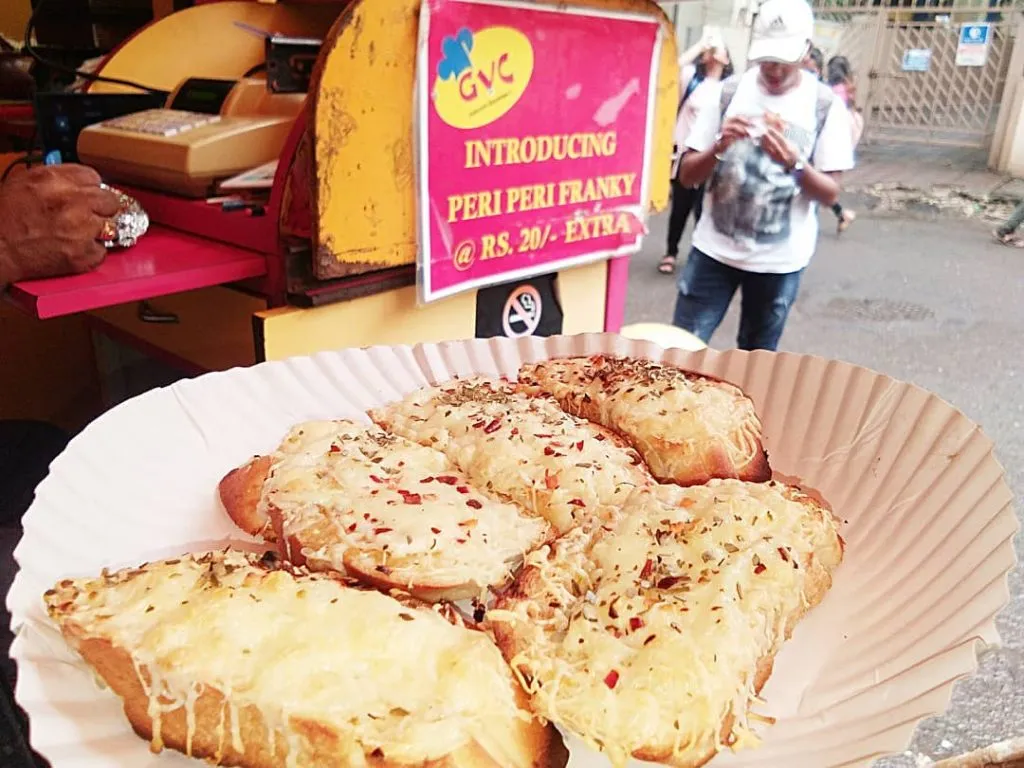 Eateries outside Mithibai college